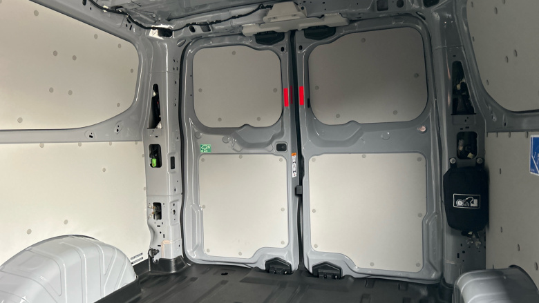 Ford Transit Custom E-320 L1 Rwd 100kW 65kWh H1 Van Limited Auto